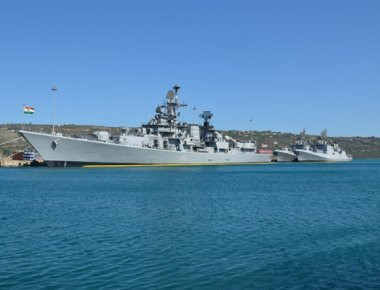 Πολεμικά πλοία της Ινδίας στον Ναύσταθμο της Κρήτης (φωτό)